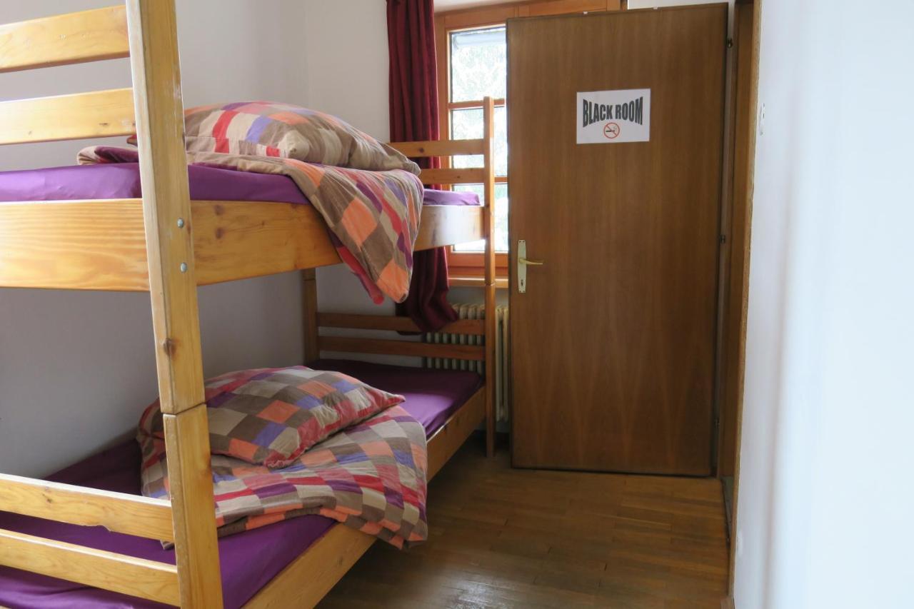 Snowbunnys Backpackers Hostel Kitzbuhel Bagian luar foto